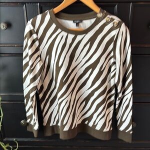 NWOT Talbots, Small Petite, Deep Moss/Cream ‘Striking Zebra’ Crewneck Sweatshirt